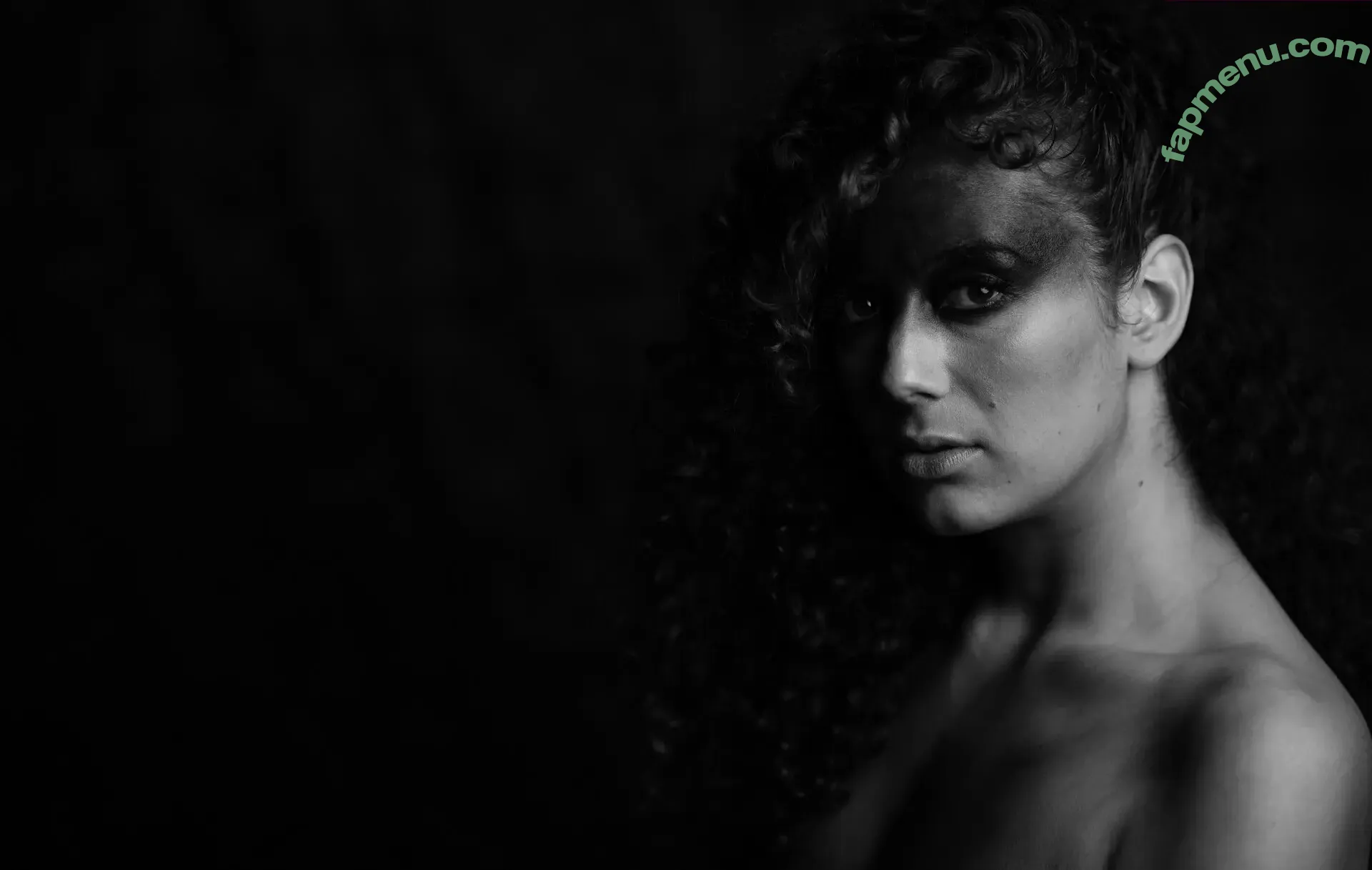 Leila Lowfire nude photo #0615 (Leilalowfire1 / leilalowfire)