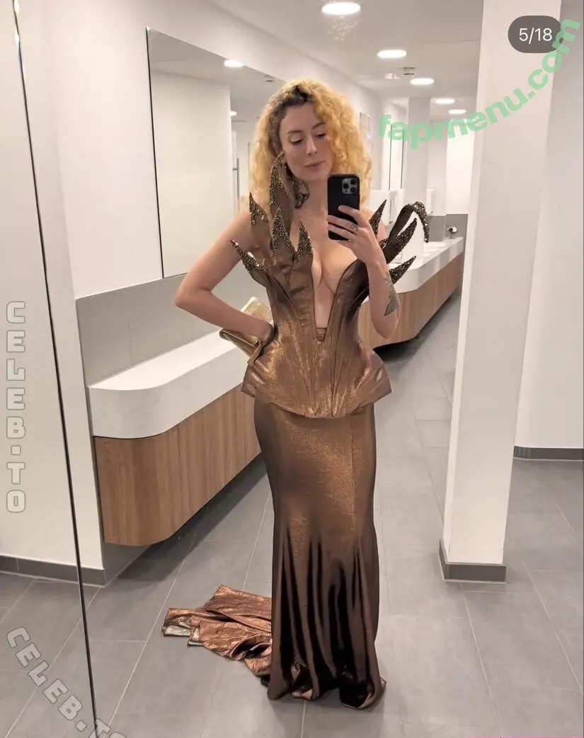 Leila Lowfire nude photo #0661 (Leilalowfire)