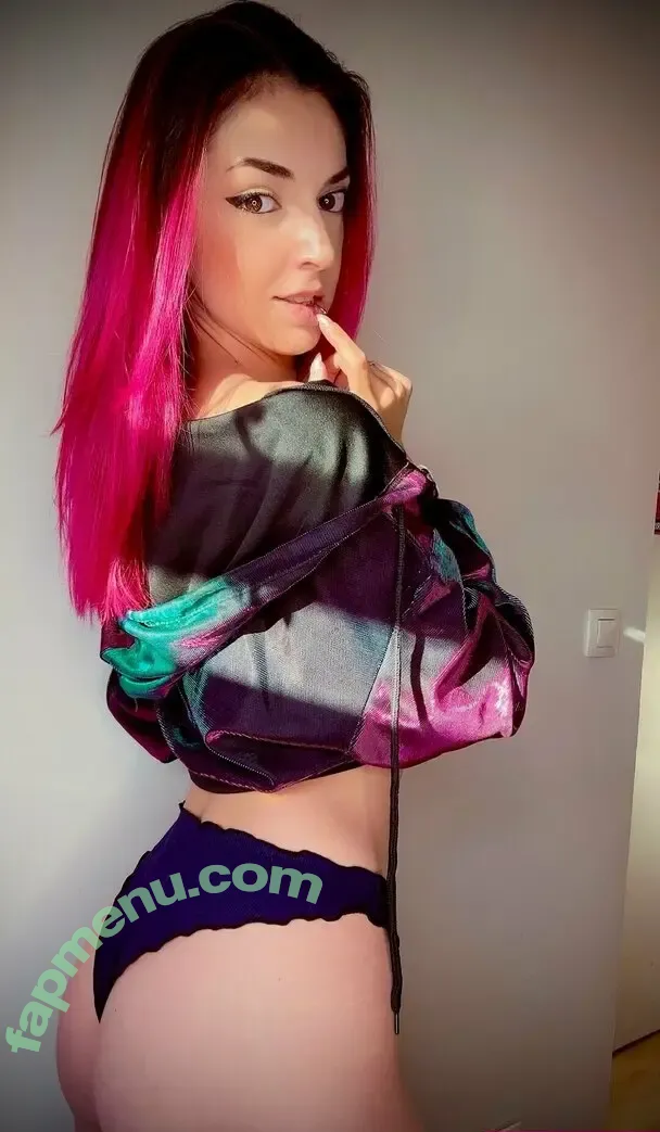 leilabtwn nude photo #0052 (leilabtwn.off)