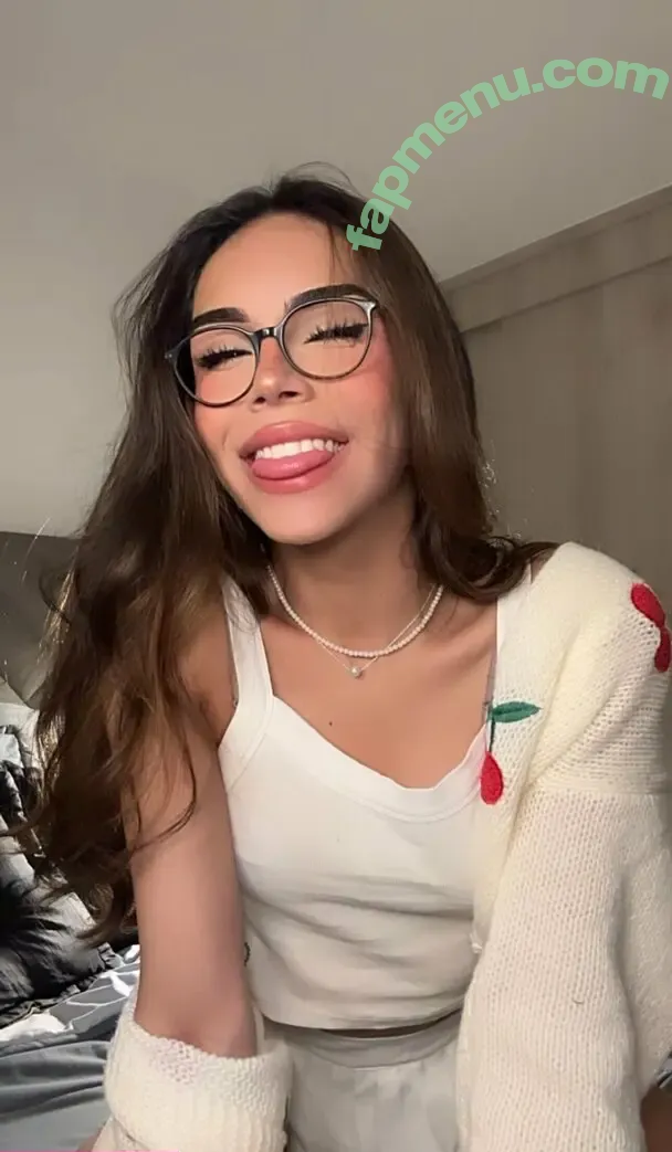leilacannno nude photo #0056 (leilacannnno)