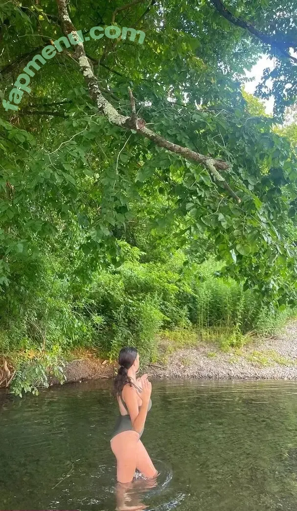 Leilani Azalea nude photo #0185 (leilaandazalea / leilaniazaleaa)