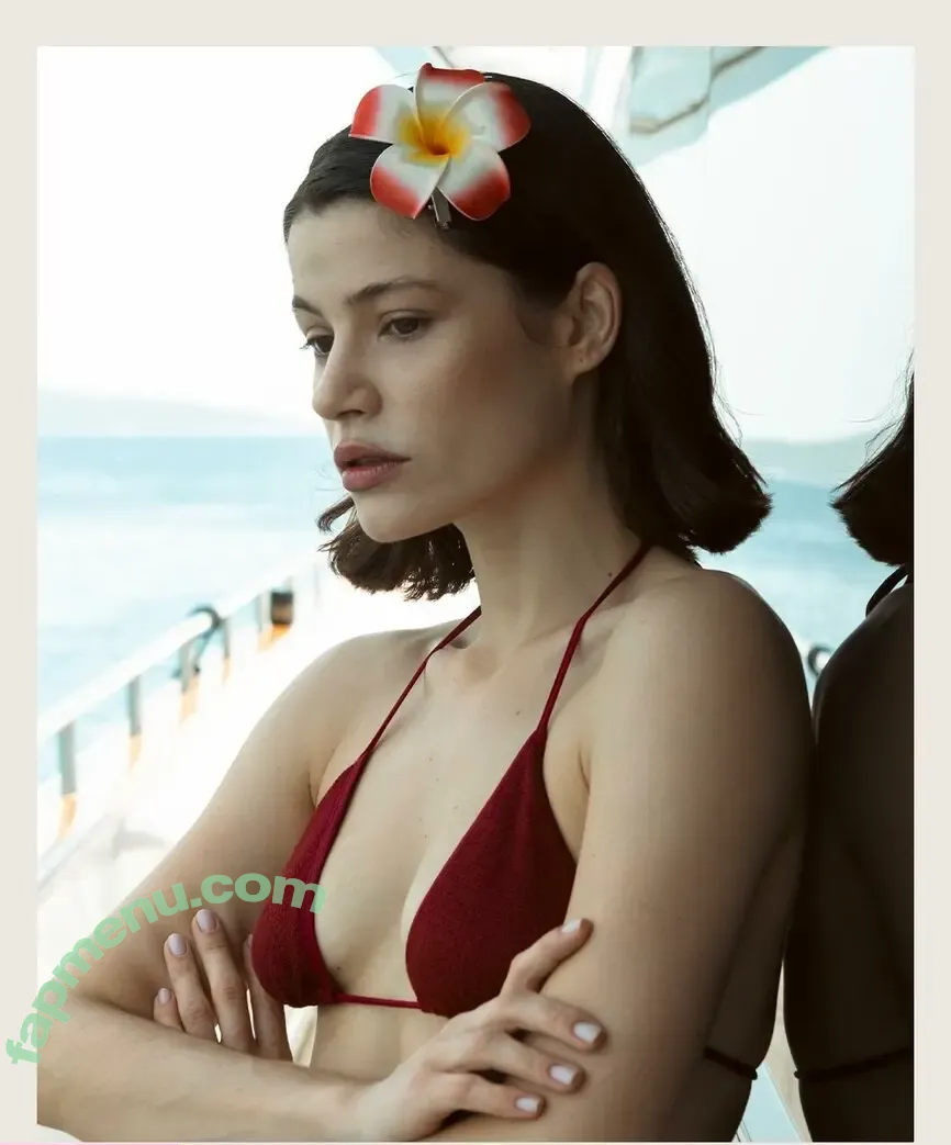 leleberlin nude photo #0020 (Lea Naumann)