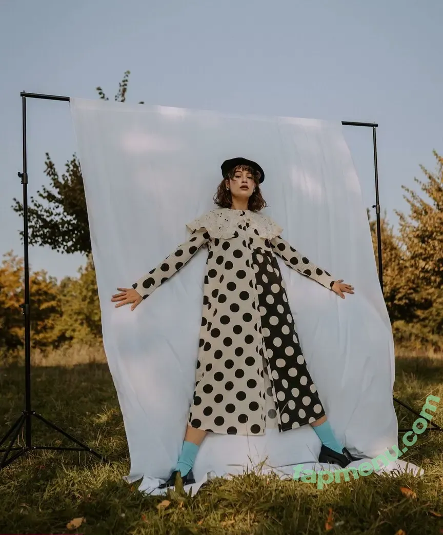 leleberlin nude photo #0036 (Lea Naumann)