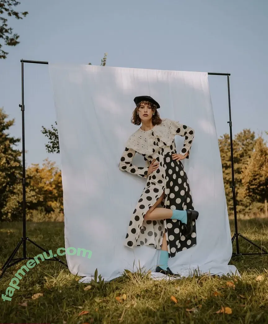 leleberlin nude photo #0037 (Lea Naumann)