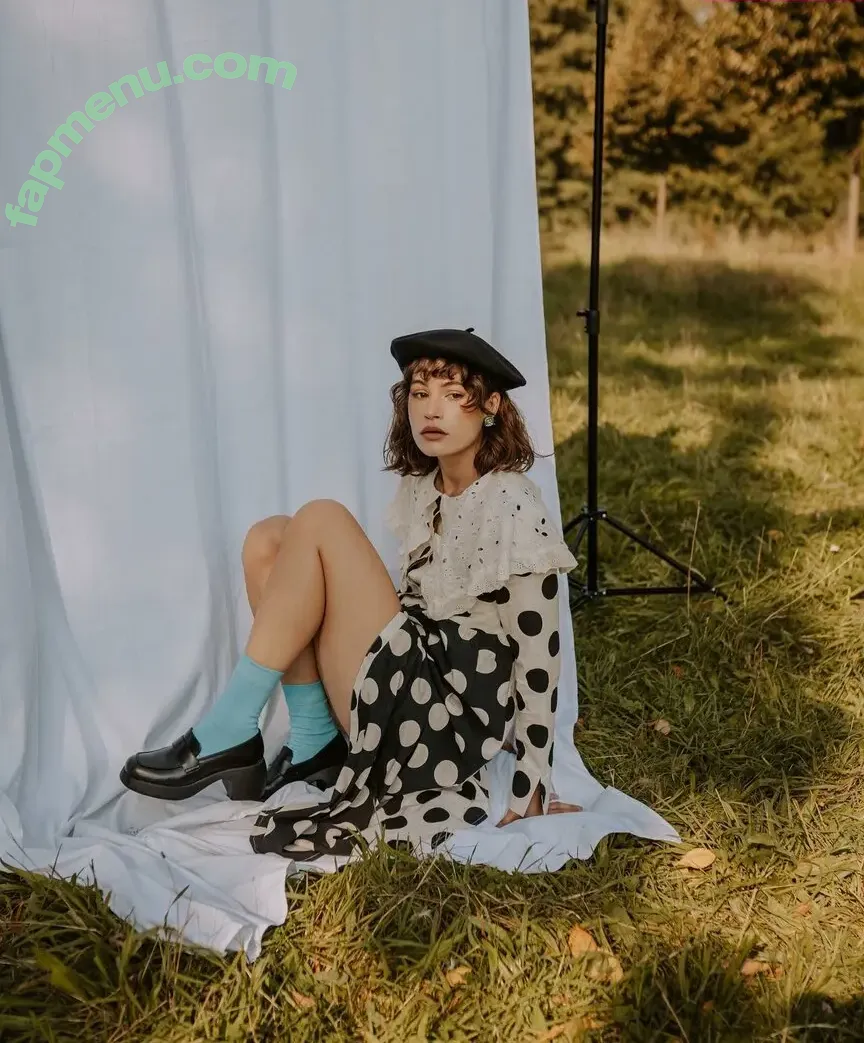 leleberlin nude photo #0038 (Lea Naumann)