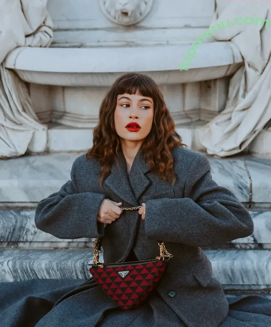 leleberlin nude photo #0047 (Lea Naumann)