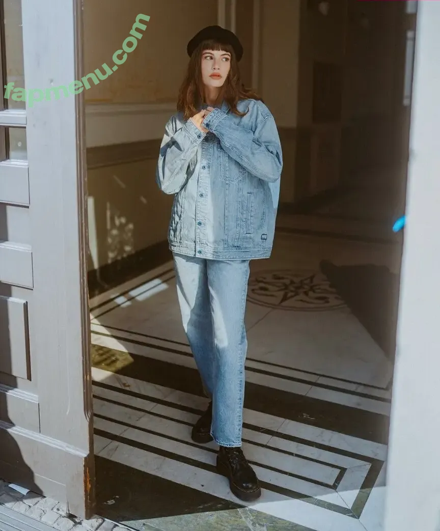 leleberlin nude photo #0054 (Lea Naumann)