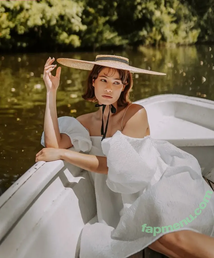 leleberlin nude photo #0062 (Lea Naumann)