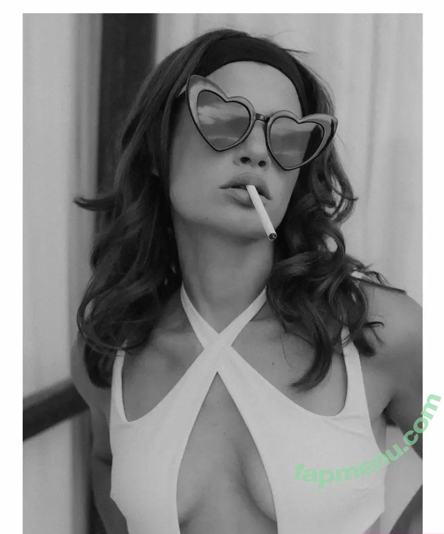 leleberlin nude photo #0067 (Lea Naumann)