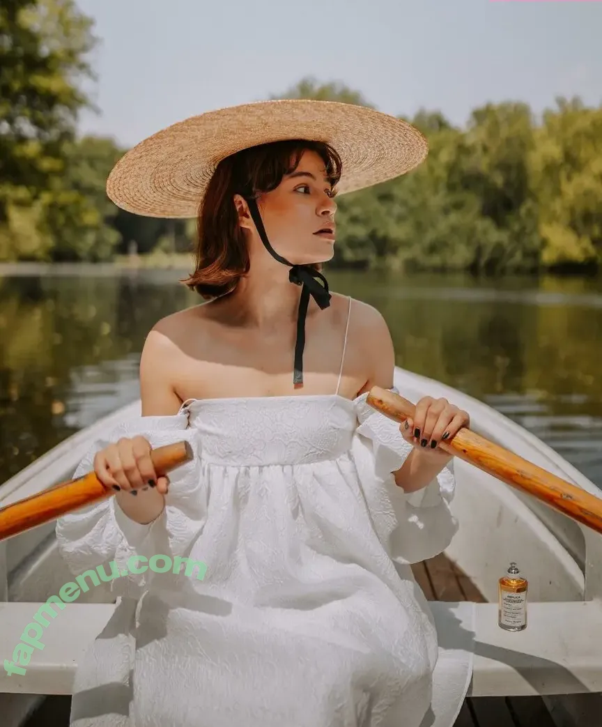 leleberlin nude photo #0072 (Lea Naumann)