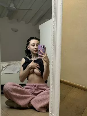 leliloo / lelilou.official nude photo #0310