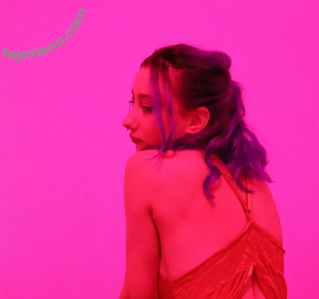 leliloo nude photo #0112 (lelilou.official)