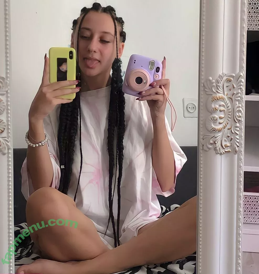 leliloo nude photo #0152 (lelilou.official)