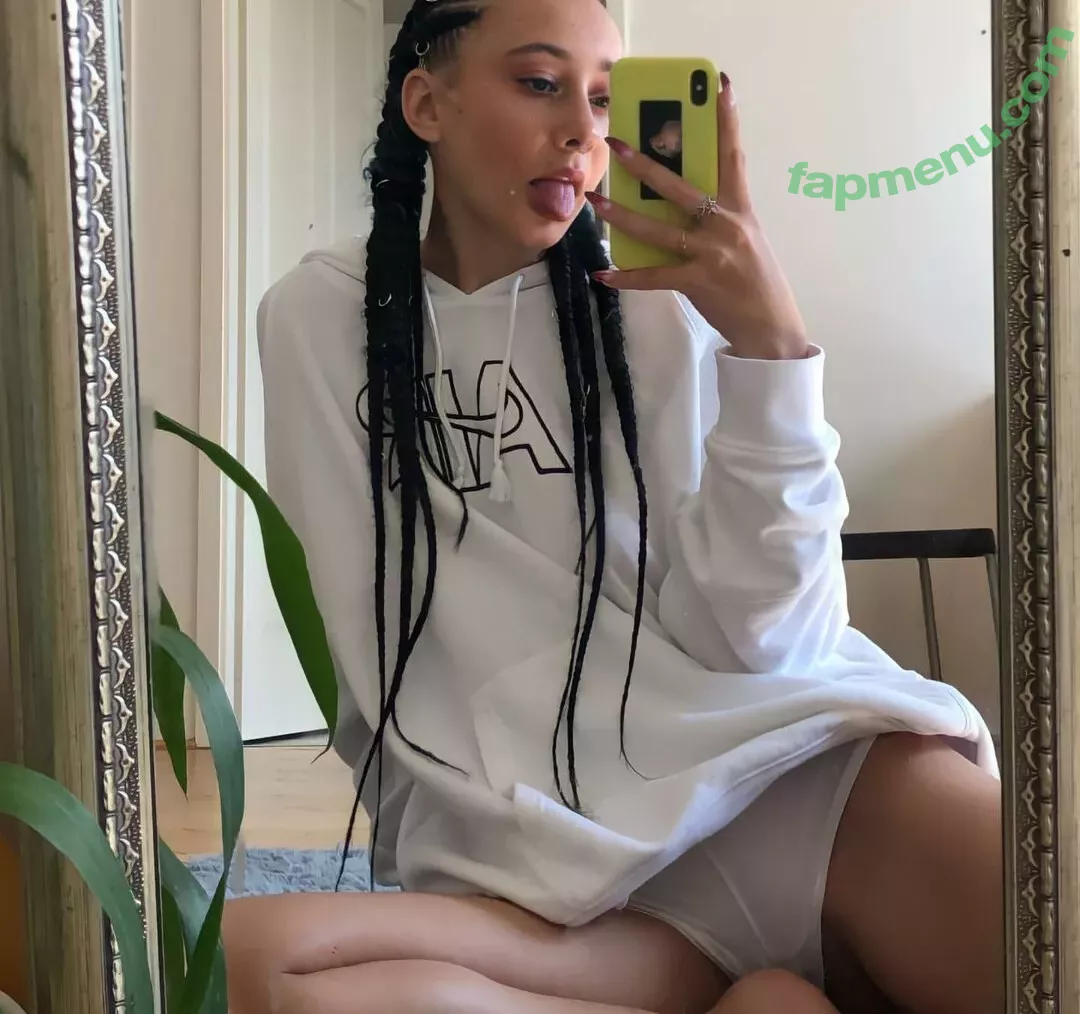 leliloo nude photo #0153 (lelilou.official)