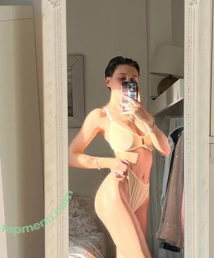 leliloo nude photo #0818 (lelilou.official)