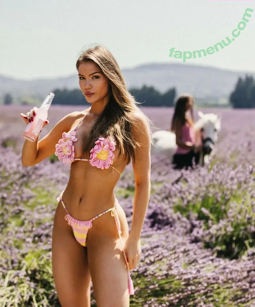 Lemilenas nude photo #0053 (Milena Stamenkovic)
