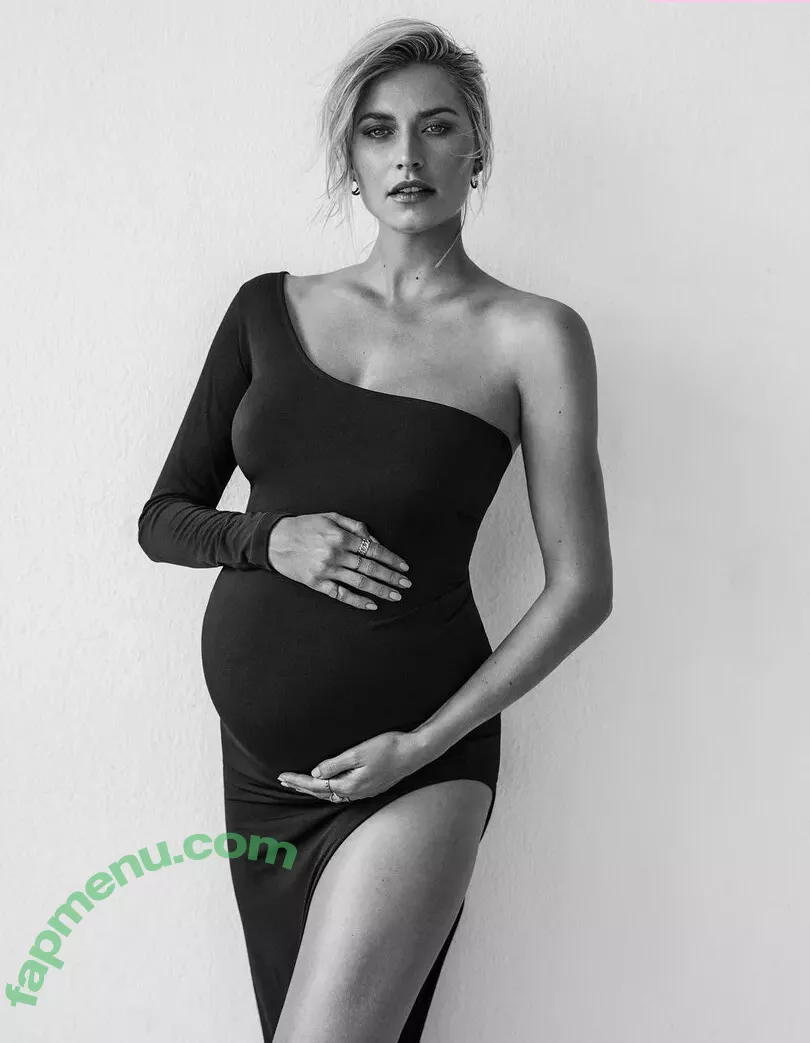 Lena Gercke nude photo #0882 (LenGercke / LenaGerckeOfficial / lenagercke)