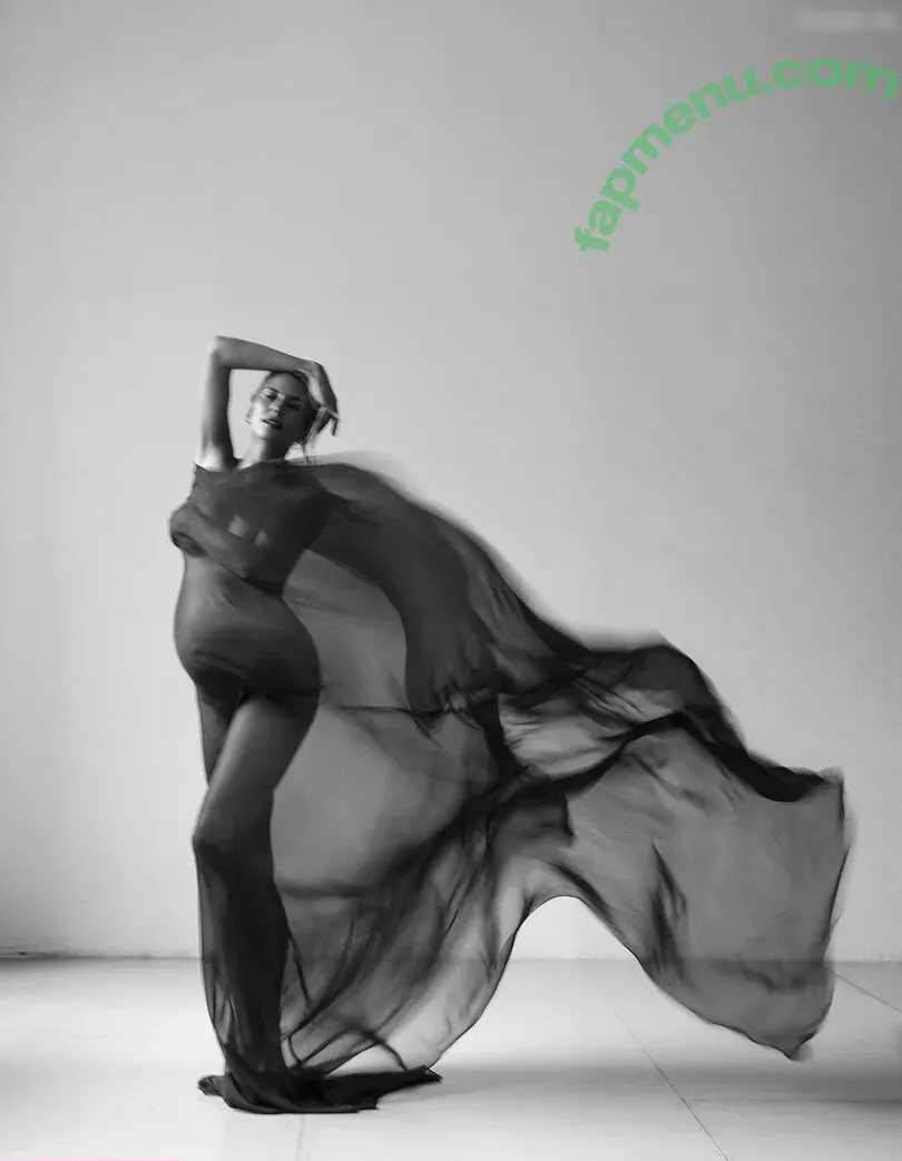 Lena Gercke nude photo #0890 (LenGercke / LenaGerckeOfficial / lenagercke)