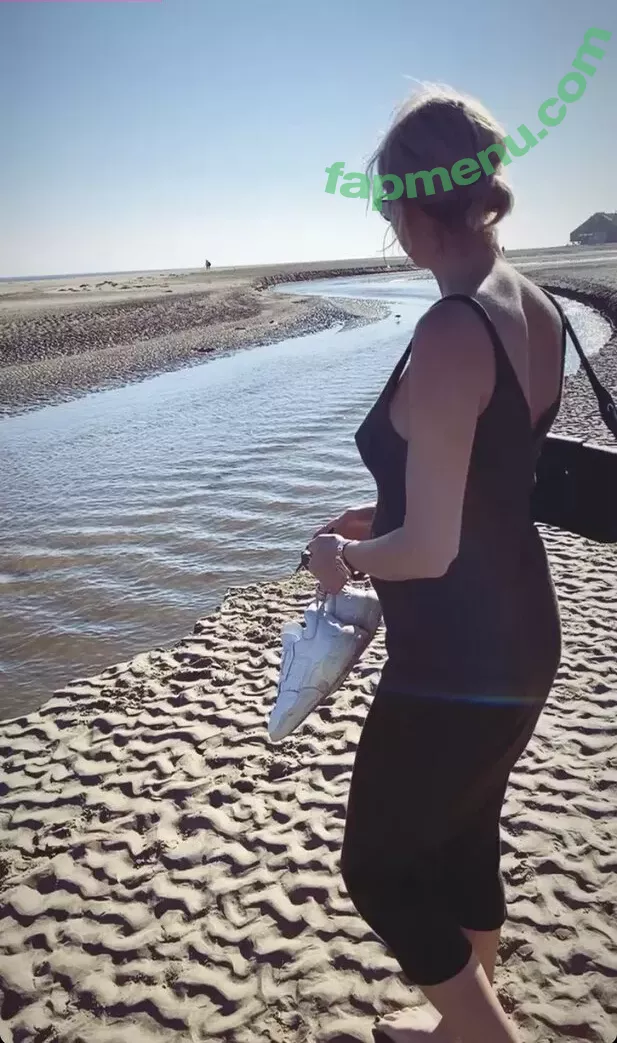 Lena Gercke nude photo #0919 (LenGercke / LenaGerckeOfficial / lenagercke)