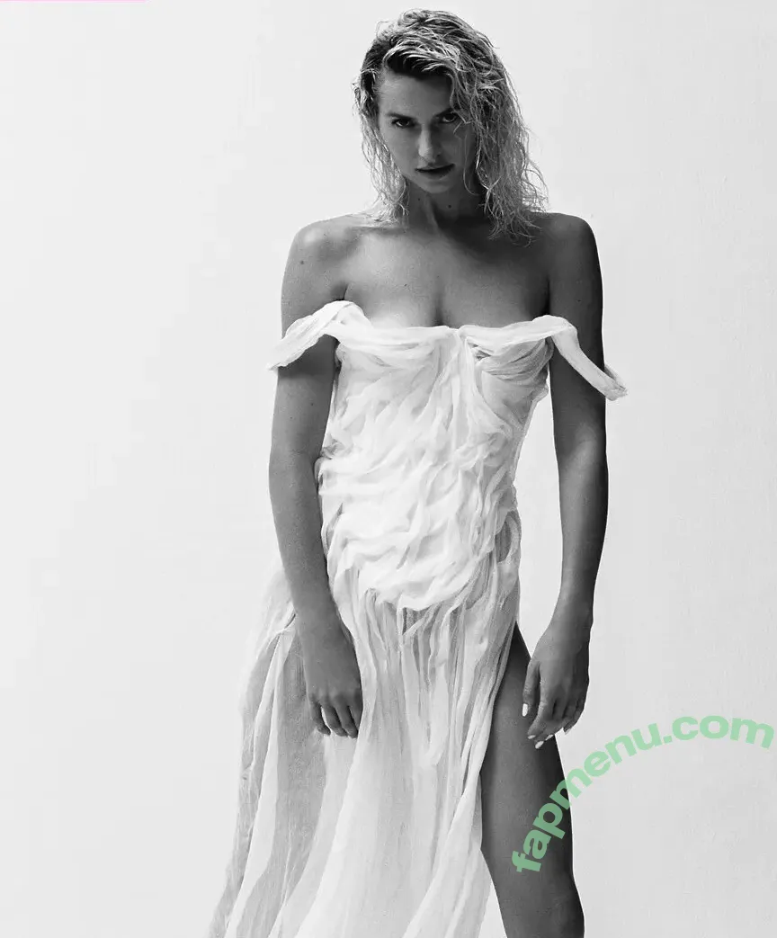 Lena Gercke nude photo #1261 (lenagercke)