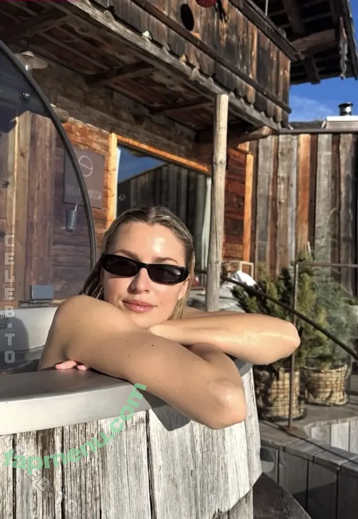 Lena Gercke nude photo #1560 (LenGercke / LenaGerckeOfficial / lenagercke)