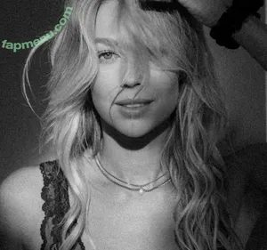 Lena Schwender / Lena ✨ / lenaschwender_ nude photo #0055