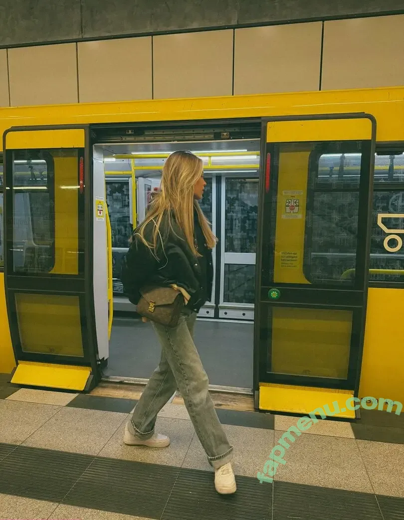 Lena Schwender nude photo #0073 (Lena ✨ / lenaschwender_)