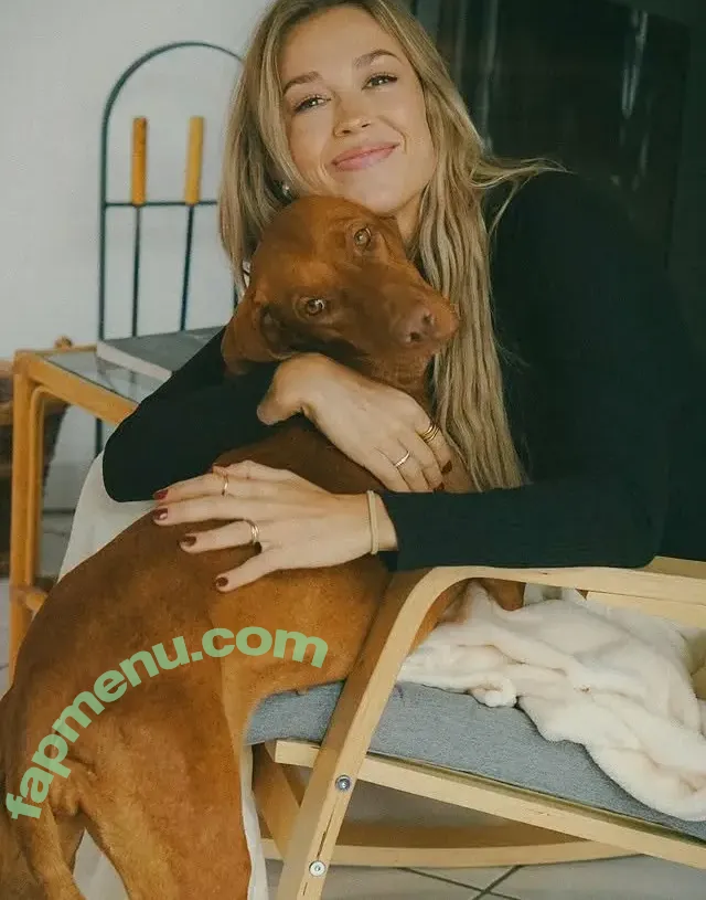 Lena Schwender nude photo #0080 (Lena ✨ / lenaschwender_)