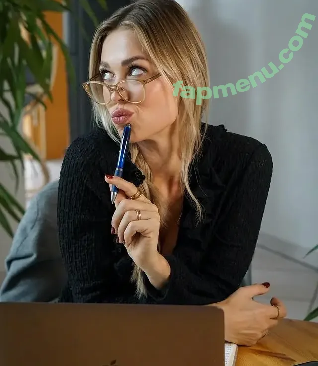 Lena Schwender nude photo #0092 (Lena ✨ / lenaschwender_)