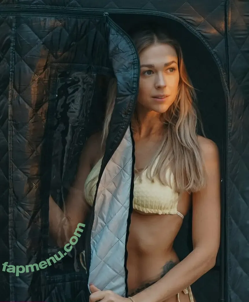 Lena Schwender nude photo #0108 (Lena ✨ / lenaschwender_)