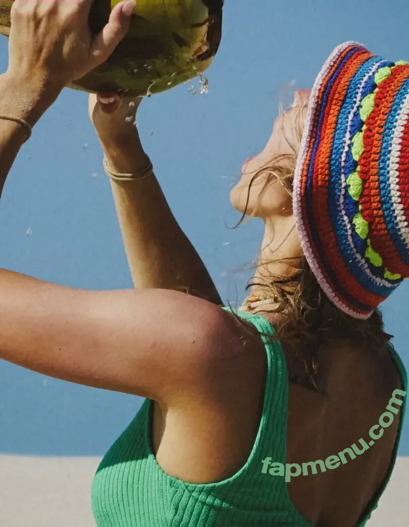 Lena Schwender nude photo #0123 (Lena ✨ / lenaschwender_)