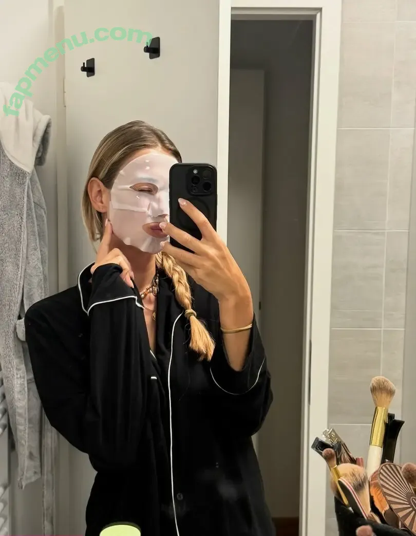 Lena Schwender nude photo #0180 (Lena ✨ / lenaschwender_)