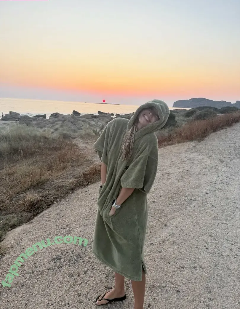 Lena Schwender nude photo #0242 (Lena ✨ / lenaschwender_)