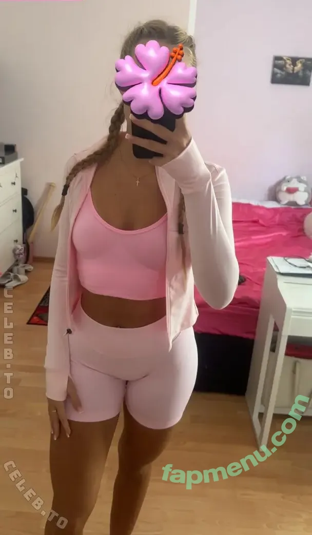 Lenaa8527 nude photo #0023 (Lenaa8527)