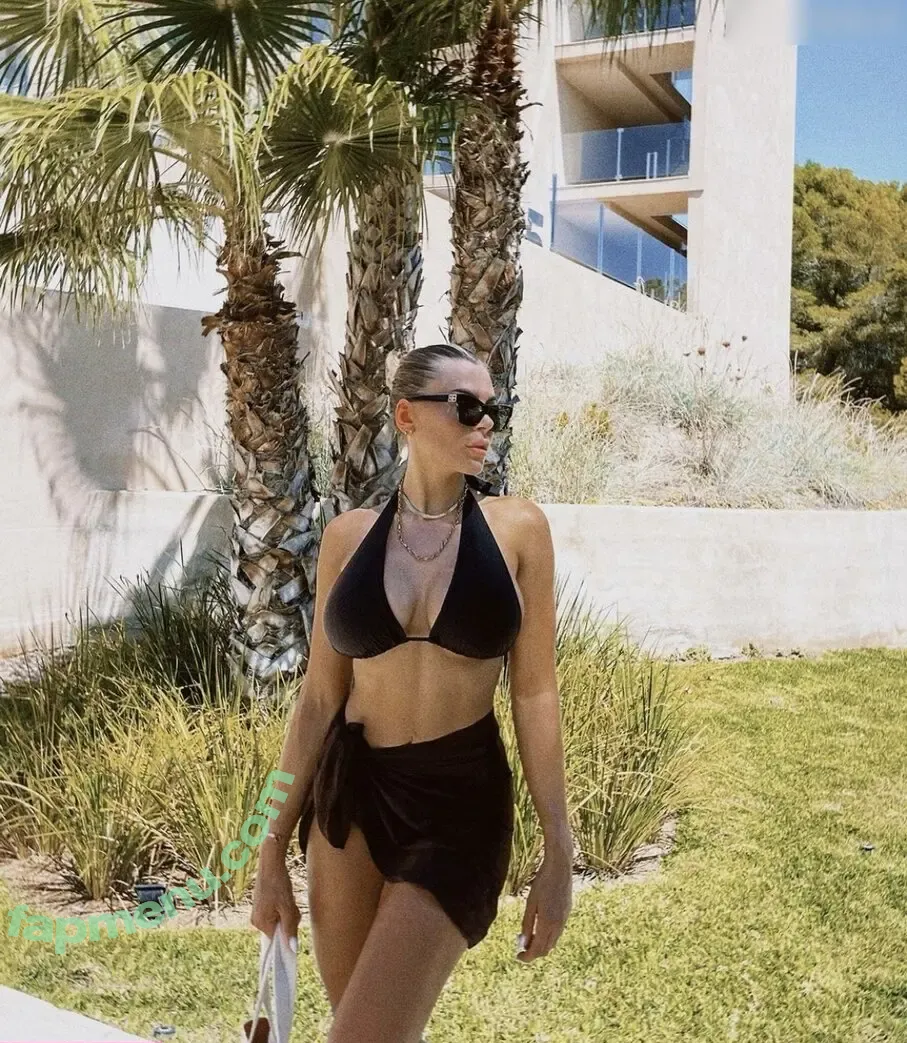 Lenaknk nude photo #0025 (Lenaknk)