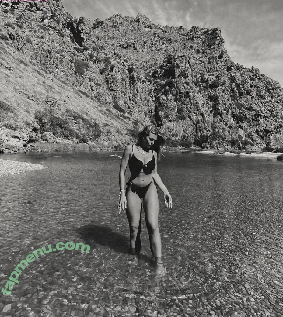 Lenaknk nude photo #0031 (Lenaknk)