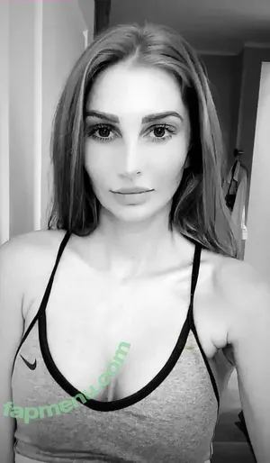 Lenavon.Nebenan nude photo #0011