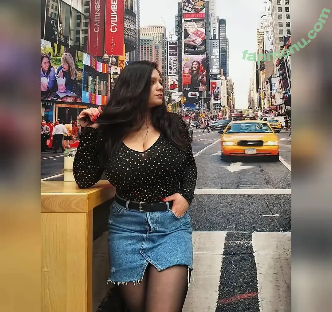 Lenochka nude photo #0018 (Elena Savchenko / lenochka___90)