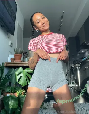 leolondonfree / typeagirlfriend nude photo #0004