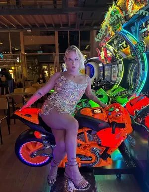 Leonacd / GoldPaleontologist5 / Leona_maa nude photo #0085