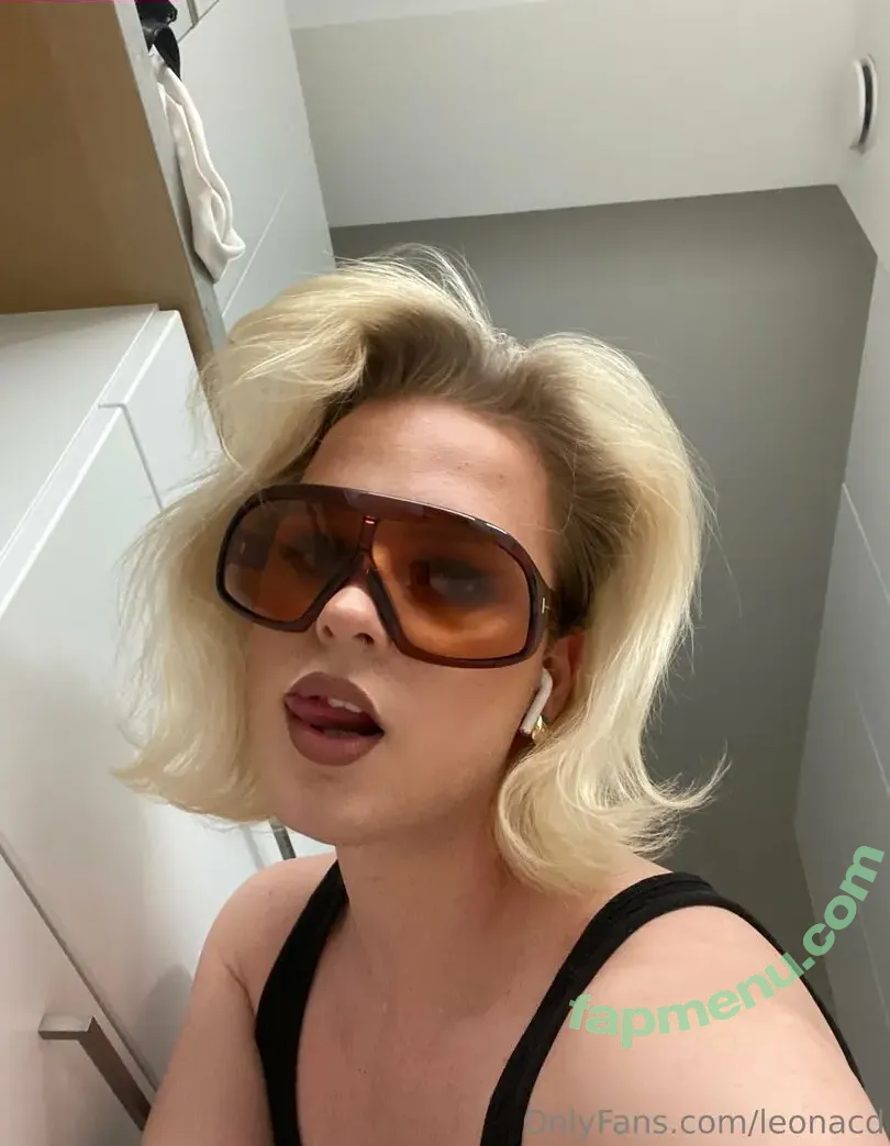 Leonacd nude photo #0022 (GoldPaleontologist5 / Leona_maa)