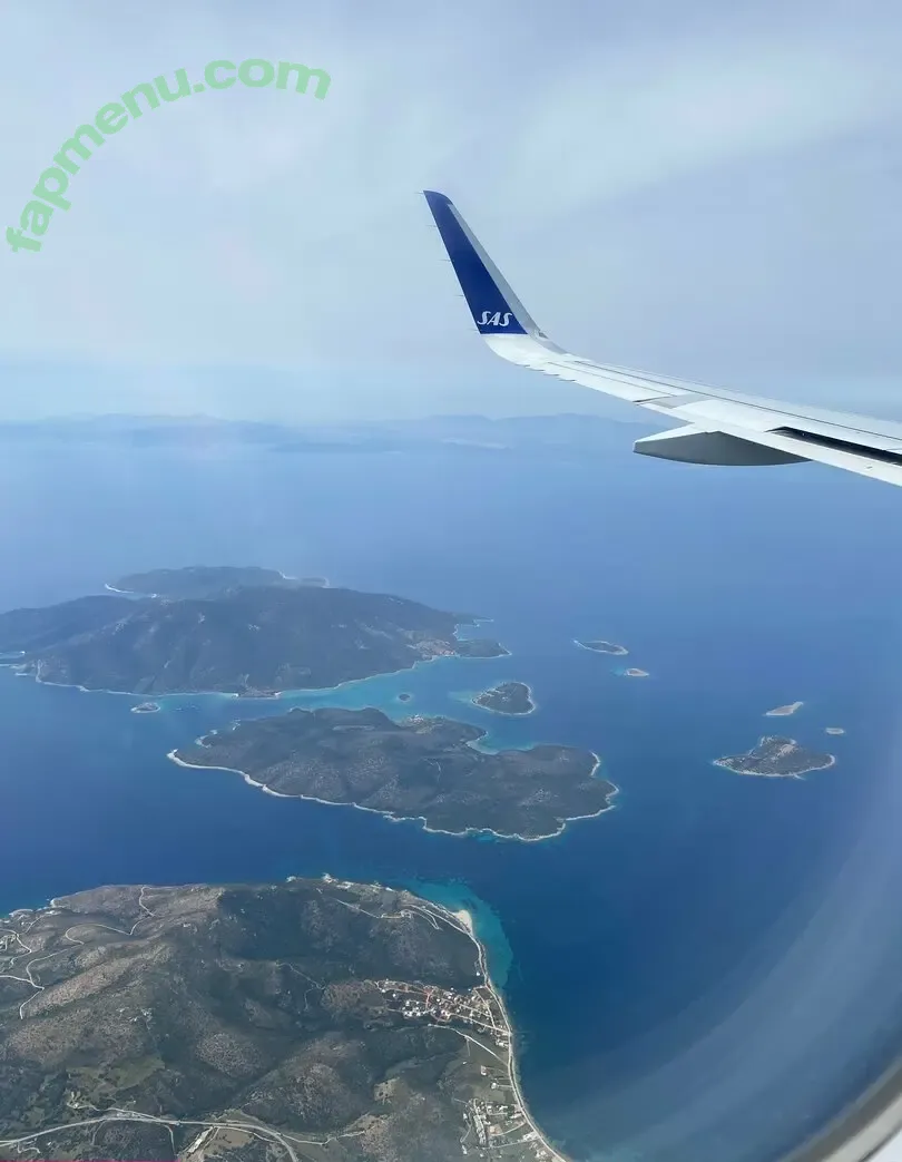 Leonacd nude photo #0026 (GoldPaleontologist5 / Leona_maa)