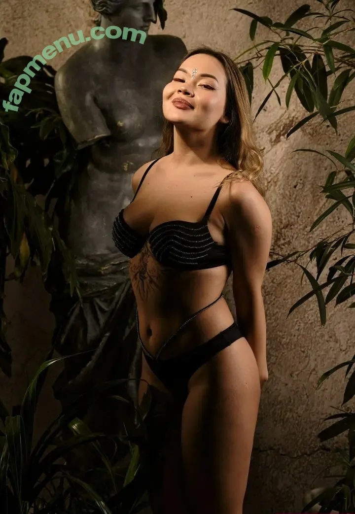 LeonaWay nude photo #0022 (Leonaway77 / alina-leona)