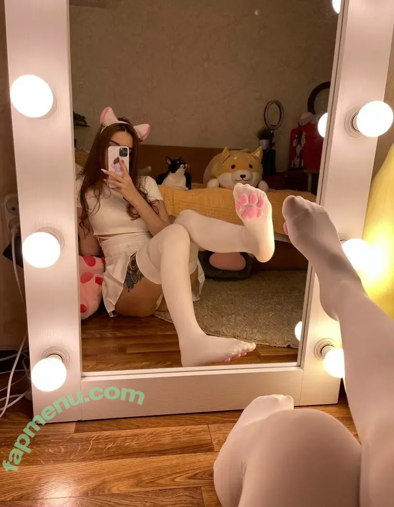 leonesan nude photo #0022 (leonesanl / yinyleon)