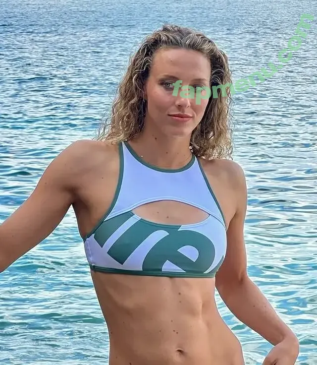 Leonie Beck nude photo #0035 (leoniebeckswim)
