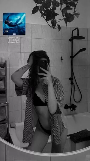 Leonie Busse / leonie__busse nude photo #0020