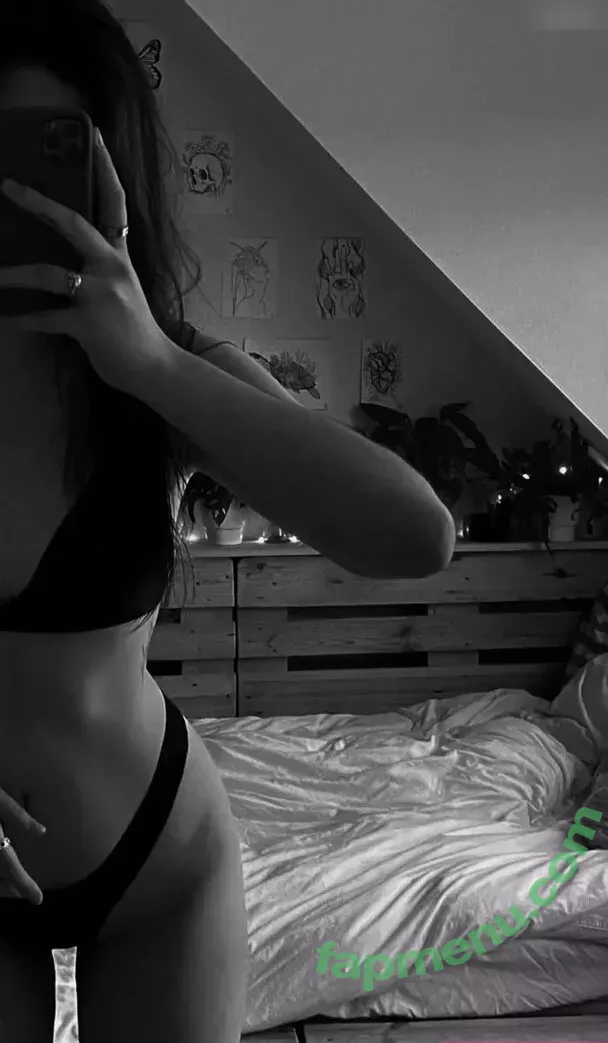 Leonie Busse nude photo #0104 (leonie__busse)