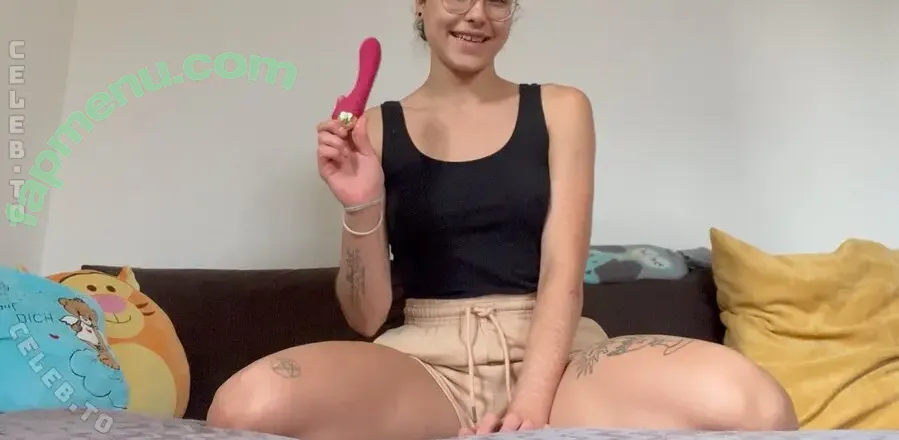 Leonie_fit nude photo #0014 (leo_fit_09 / leonie.potter / wetpantsgirl69)