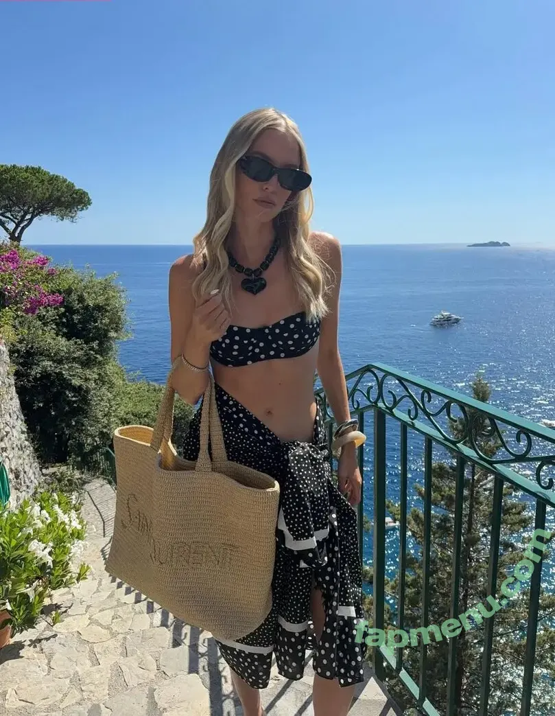 Leonie Hanne nude photo #0182 (leoniehanne / ohhcouture)