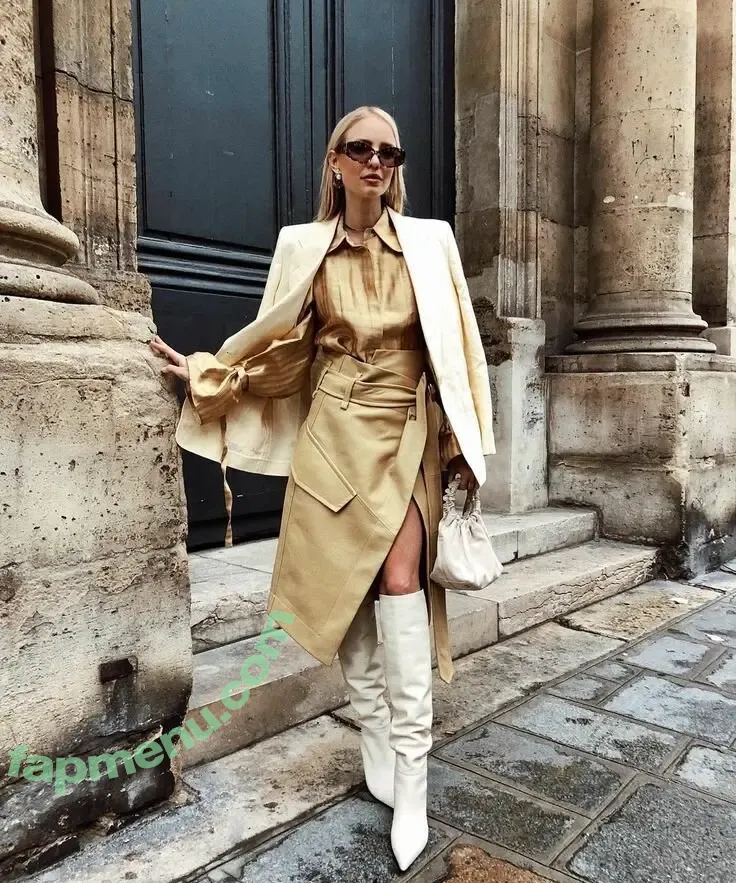 Leonie Hanne nude photo #0210 (leoniehanne / ohhcouture)